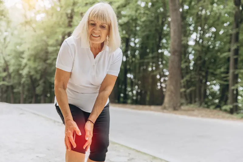 Douleurs osseuses ménopause : faut-il une ostéodensitométrie ?