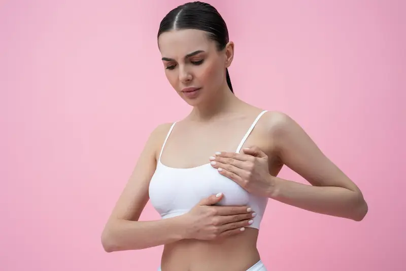 Auto-palpation des seins : la méthode en 5 étapes