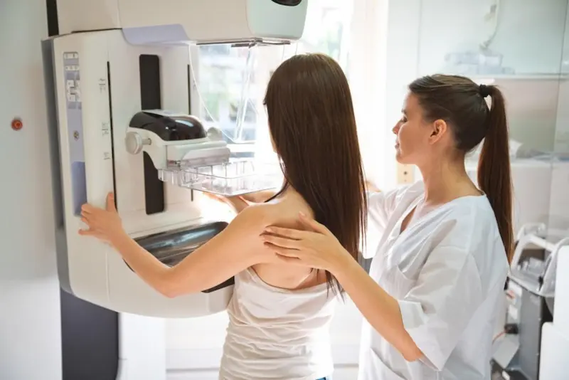 Mammographie : ça fait mal ? Comment bien s'y préparer Mammographie : ça fait mal ? Comment bien s'y préparer
